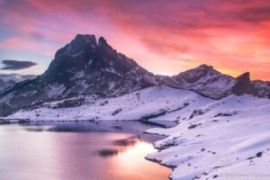 Tableau photo paysage Pic du Midi d'Ossau - Automne Neige Aube Rouge